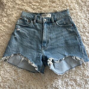 Abercrombie curve love denim mom shorts size 24
